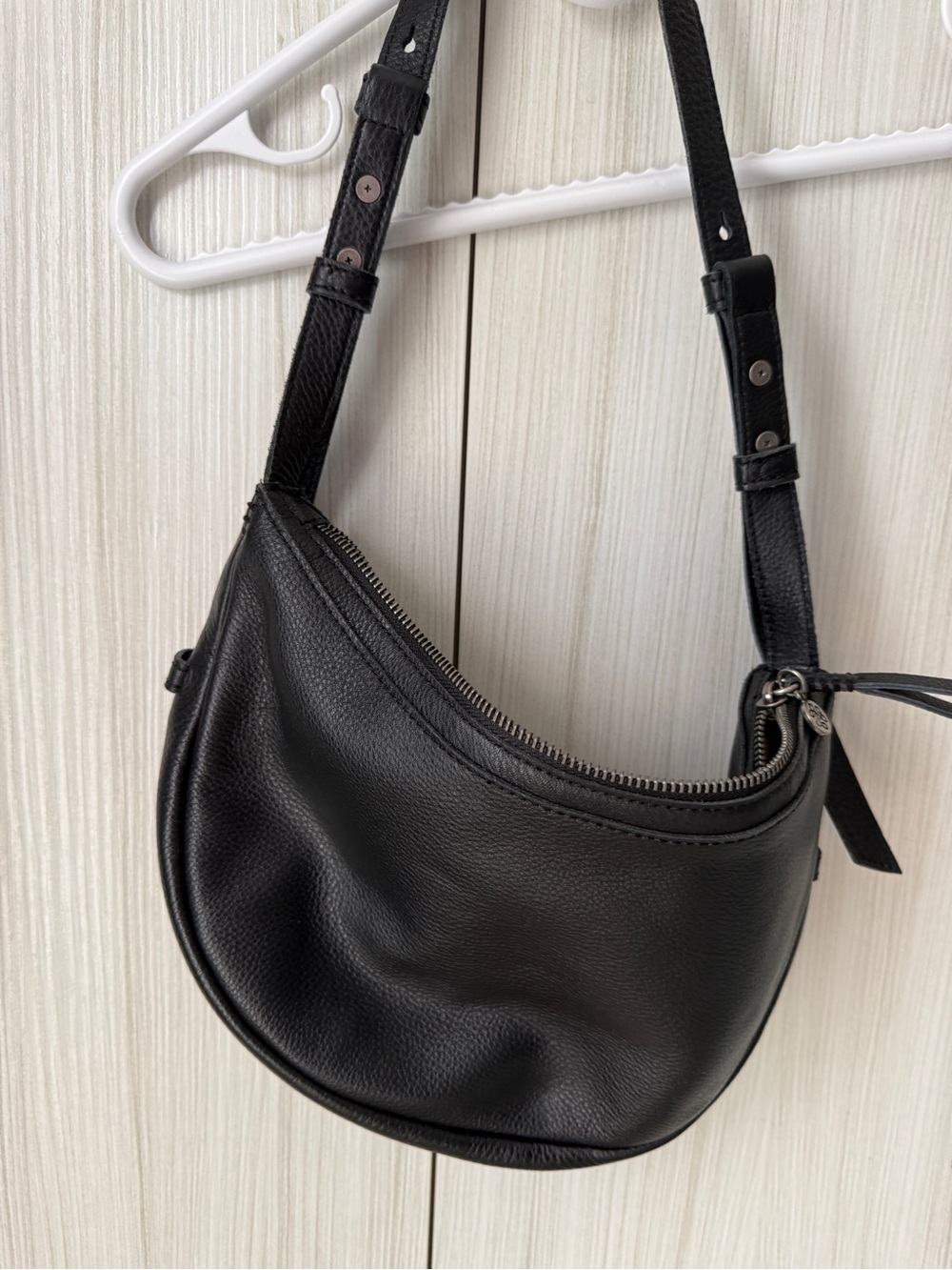 NWOT Classic The SAK Black Leather Shoulder Bag - Unbranded